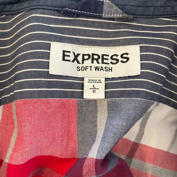 Express button down - Picture 3 of 3